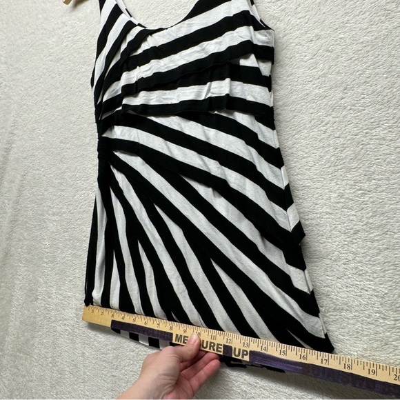 Philosophy Black and White Geometric Tank Top Ruched Side Raw Hem Size Medium - Picture 8 of 16